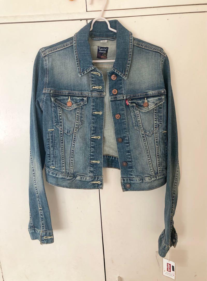 Levi’s Cropped Denim Jacket (Category: Coats, Jackets and Outerwear) located in San Jose. Submitted by frantk (Listing ID 1131510049, Image 1). Description: For sale Brand new with tag Authentic from US Never used XS size RFS: wrong size Payment: Gcash or UnionBank Shipping via JRS, J&T or LBC Message me for inquiries :) .
