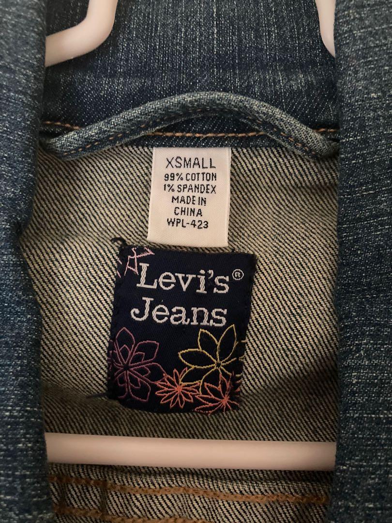 Levi’s Cropped Denim Jacket (Category: Coats, Jackets and Outerwear) located in San Jose. Submitted by frantk (Listing ID 1131510049, Image 3). Description: For sale Brand new with tag Authentic from US Never used XS size RFS: wrong size Payment: Gcash or UnionBank Shipping via JRS, J&T or LBC Message me for inquiries :) .