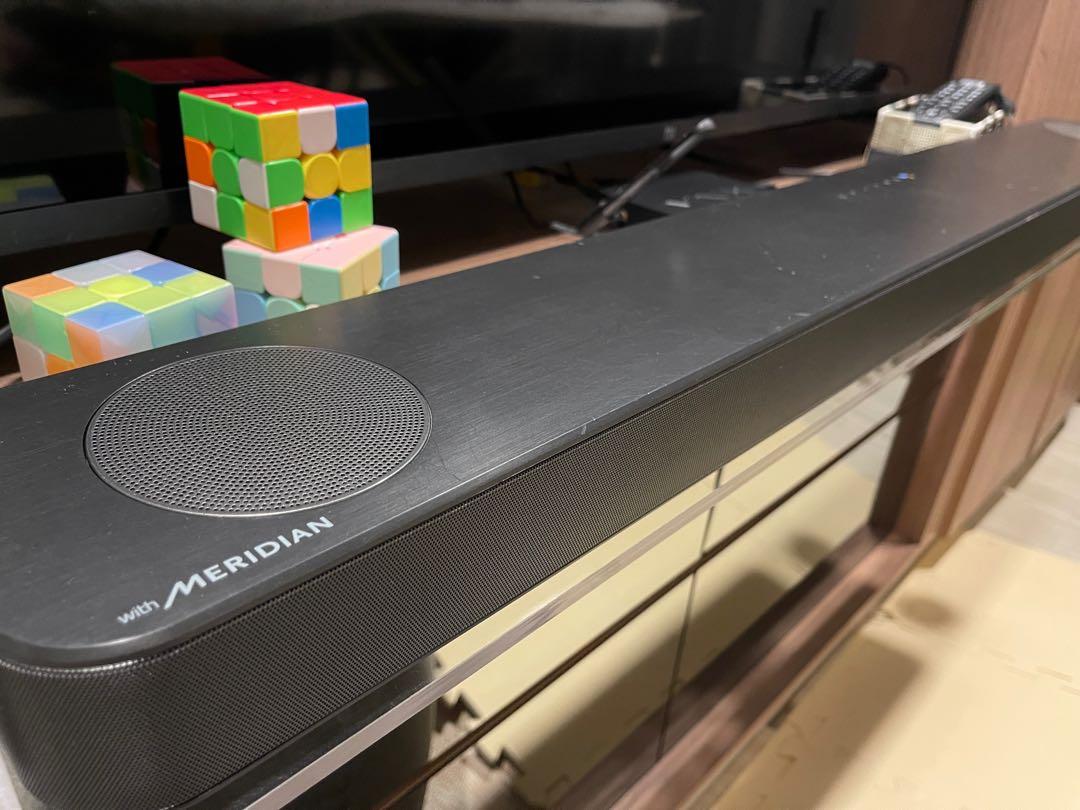 LG Soundbar SL8YG with rear speakers