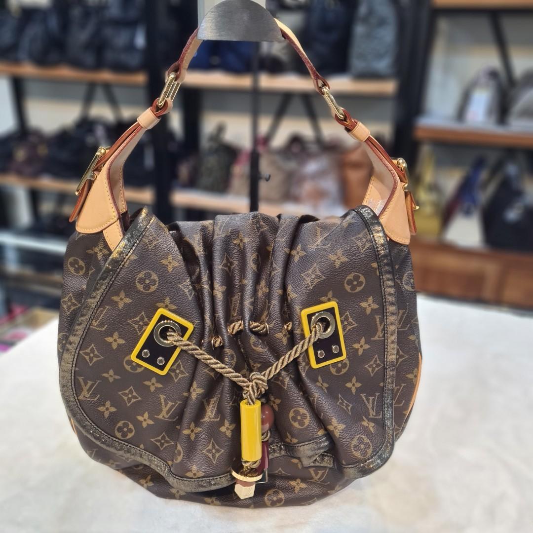 Louis Vuitton Flower Tote Noir Monogram Bag, Luxury, Bags & Wallets on  Carousell