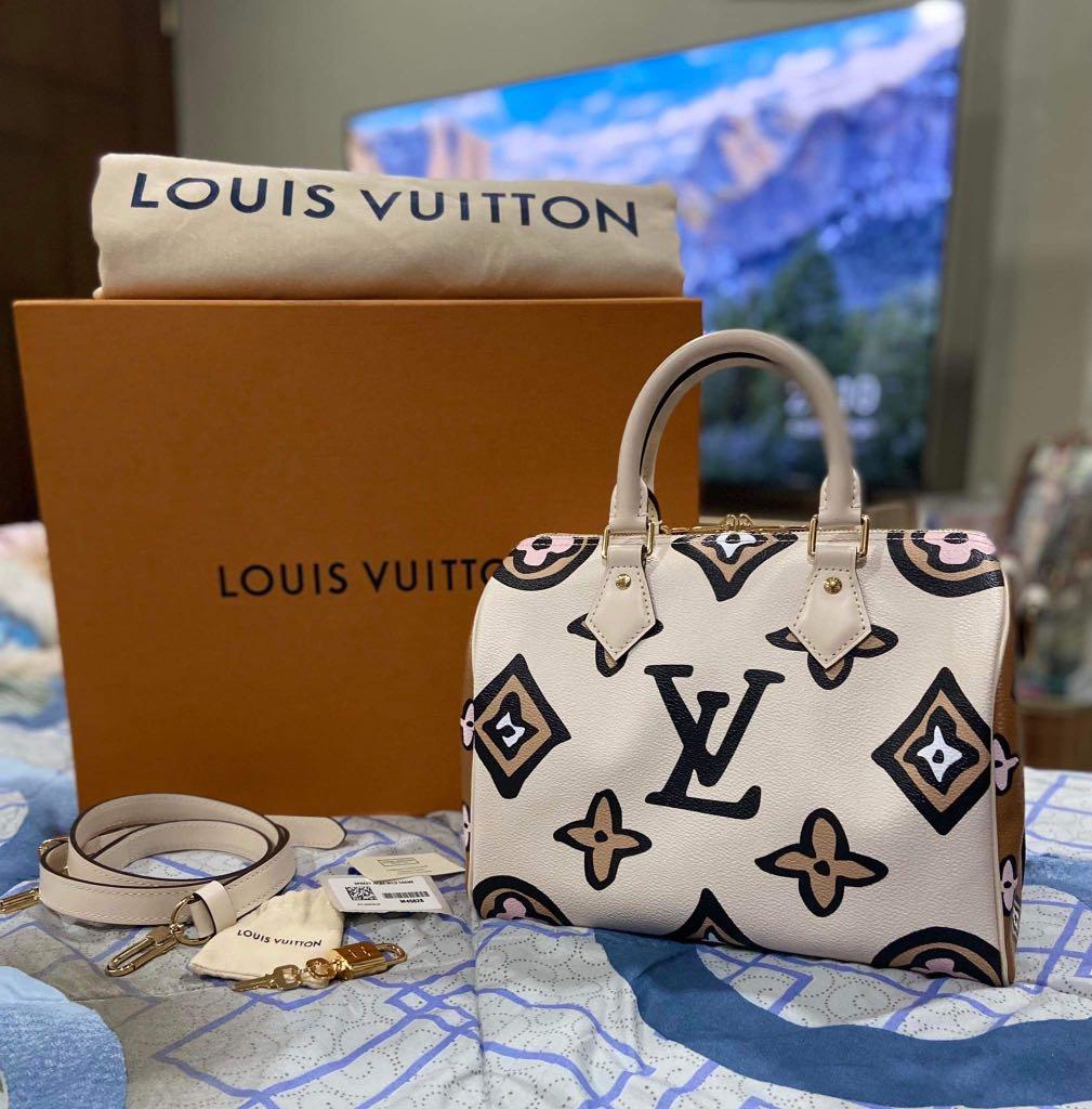 Louis Vuitton Monogram Giant Wild at Heart Speedy Bandouliere 25 Cream,  Luxury, Bags & Wallets on Carousell