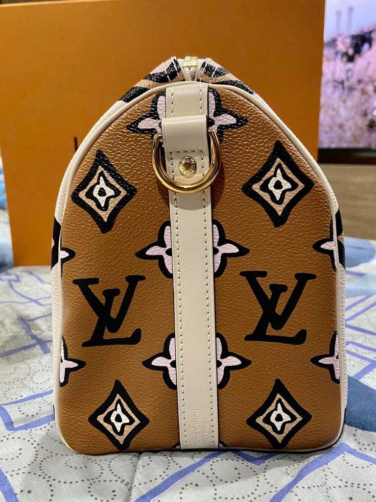 Louis Vuitton Monogram Giant Wild at Heart Speedy Bandouliere 25 Cream,  Luxury, Bags & Wallets on Carousell