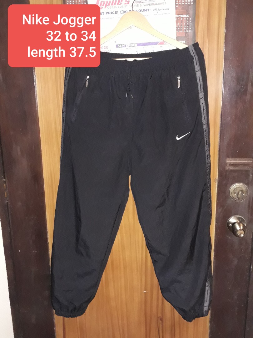 NIKE jogger, Men's Fashion, Bottoms, Joggers on Carousell