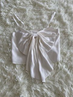 (Category: ) located in . Submitted by kate.wardrobe (Listing ID 1131599396, Image 1). Description: .
