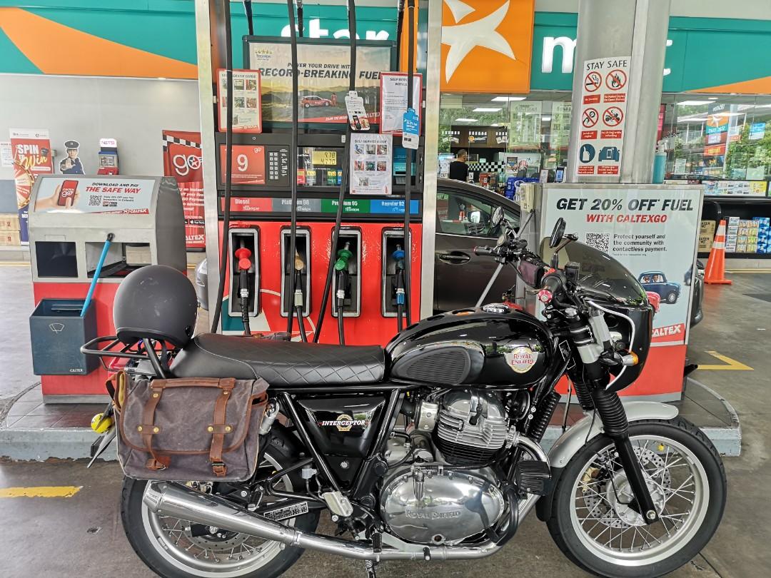 Sissy bar royal enfield outlet interceptor