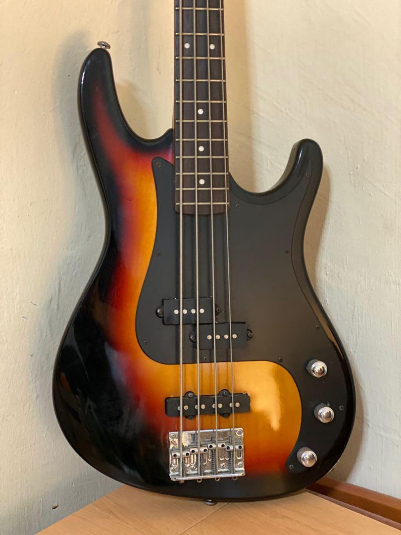 Samick Bass Guitar, Hobbies & Toys, Music & Media, Musical Instruments