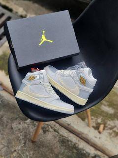 Nike, Fesyen Pria, Sepatu , Sneakers di Carousell