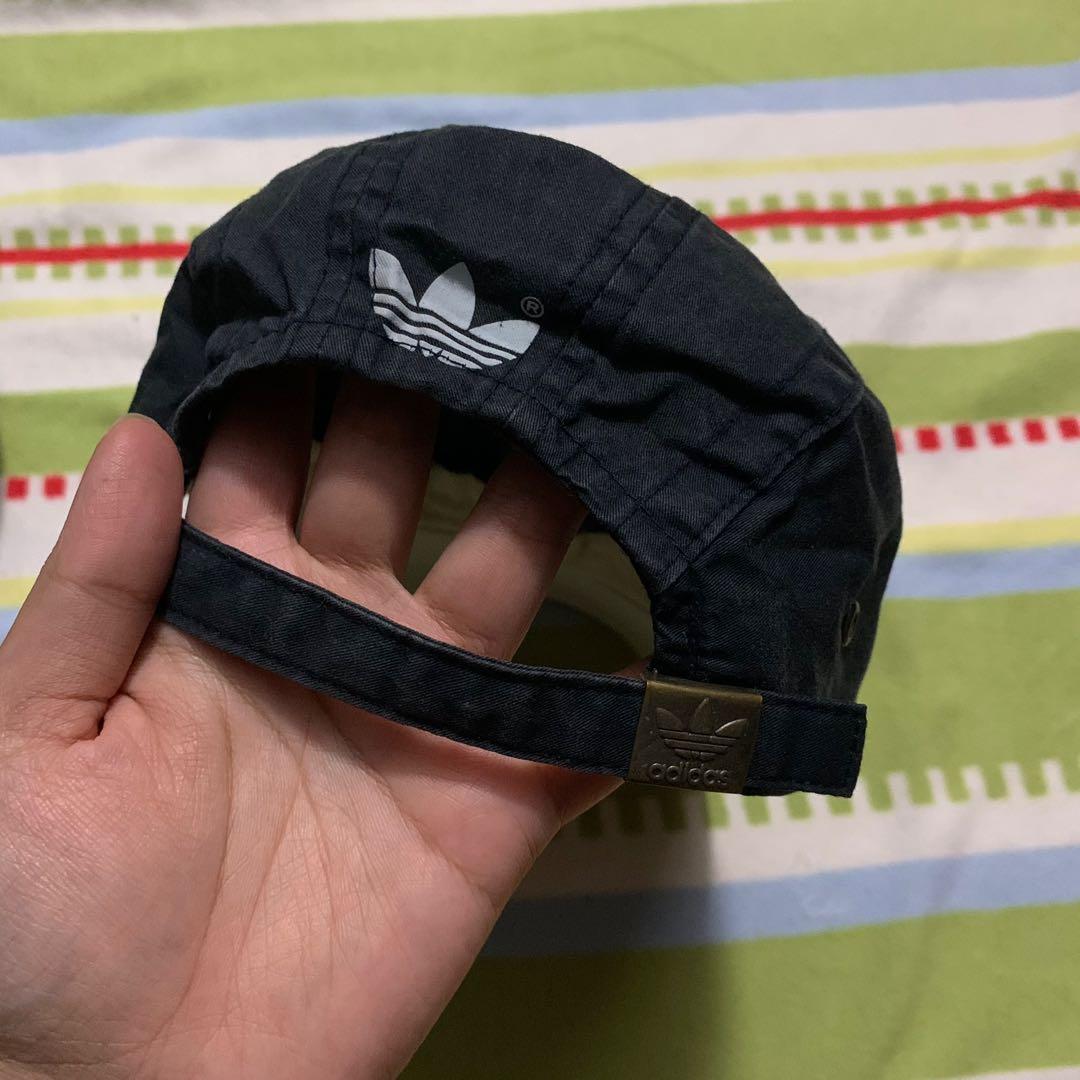 topi adidas trefoil