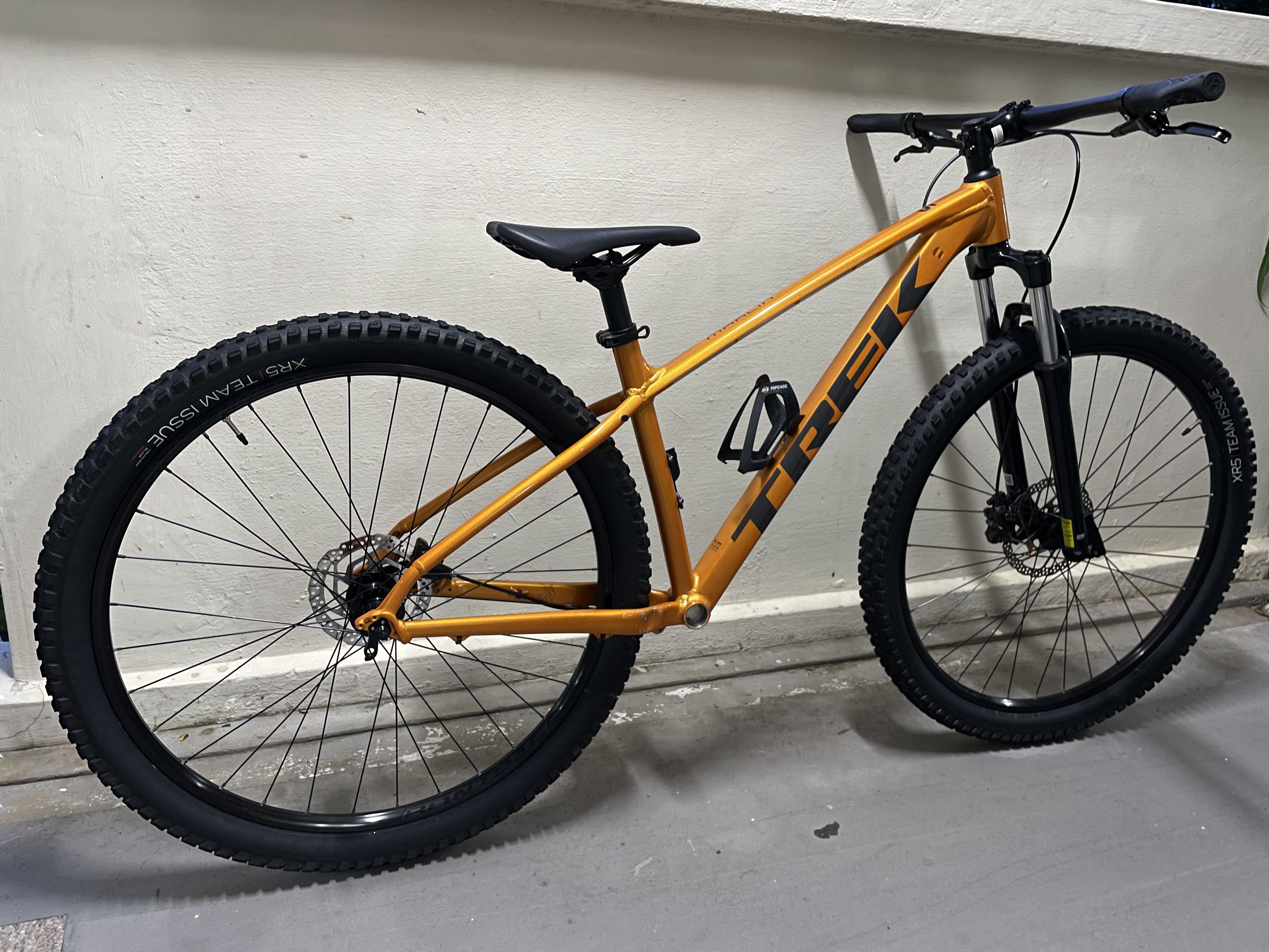 Trek medium frame store