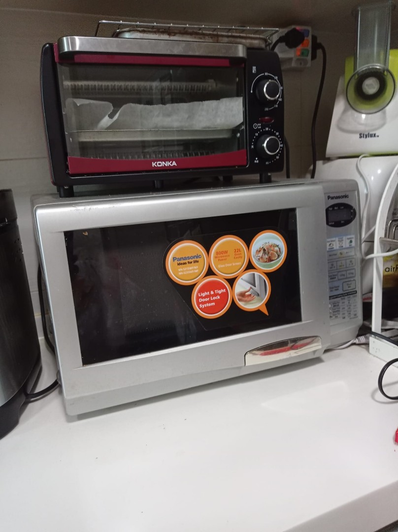 Used microwave oven and toaster, TV & Home Appliances, Kitchen