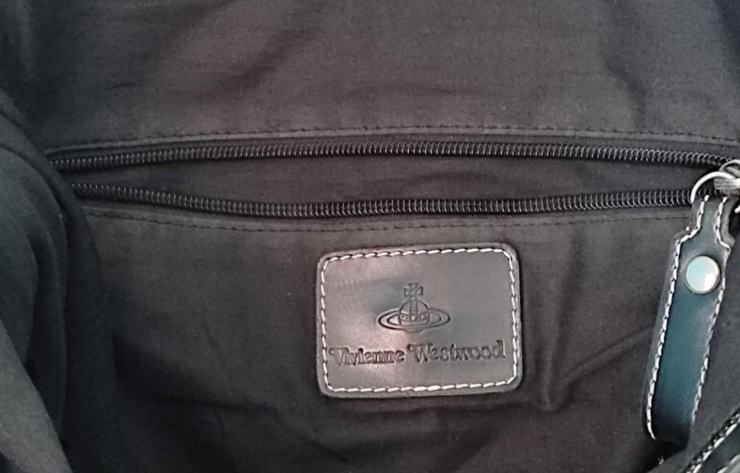 Vivienne Westwood y2k bag (Category: Luxury Bags & Wallets) located in Davao. Submitted by swagfitsx (Listing ID 1131619280, Image 1). Description: pm me for more details flaw: crack leather sa handle.