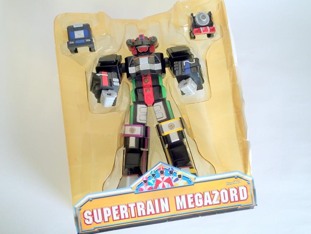14 cm Power Ranger Supertrain Megazord with arm pounding action ...