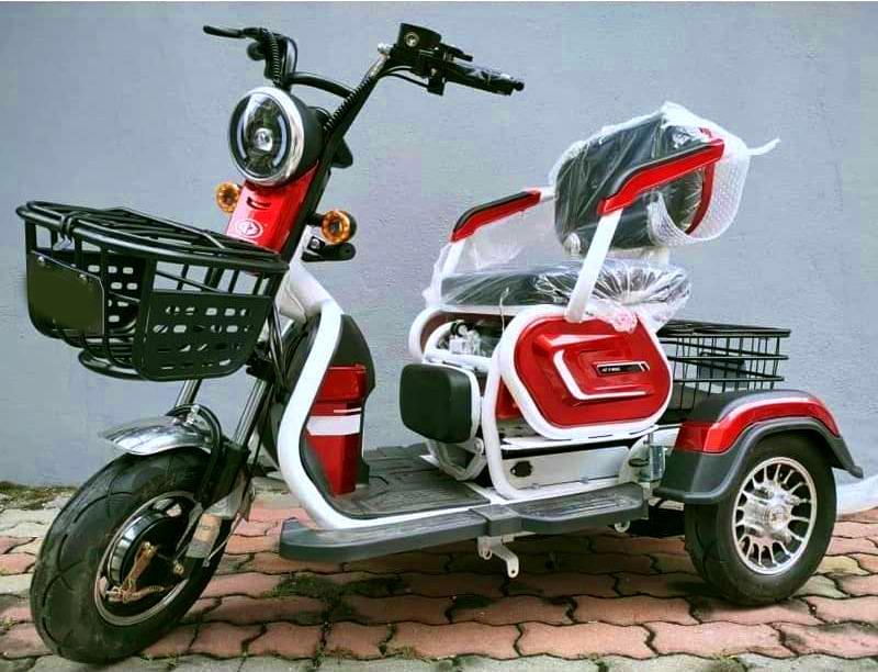 3 Wheels Electric Scooter Bike AZ E BIKE LTD 04 Motorbikes on