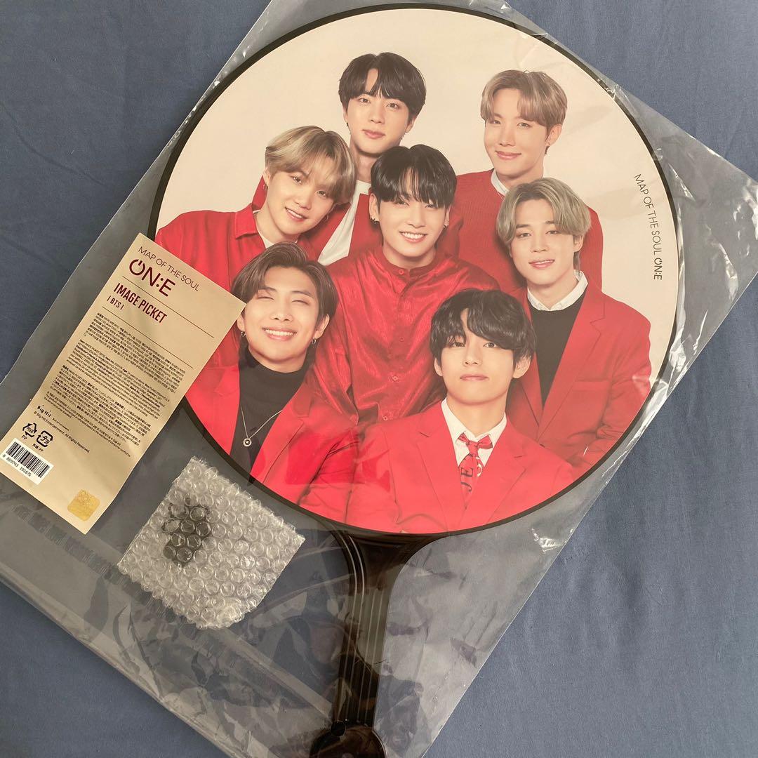 BTS Jungkook Picket (Category: K-Wave Merchandise) located in Iloilo. Submitted by theupperph (Listing ID 1131712395, Image 2). Description: wts lfb ph bts onhand ⤷ ot7 mots on:e picket group - ₱ 800 ⤷ jungkook mots tour picket - ₱800 ᯇ both sealed and in good condition ᯇ payo ᯇ mop: gcash ᯇ mod: ggx help me rt pls!.