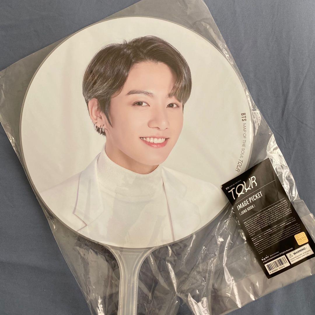 BTS Jungkook Picket (Category: K-Wave Merchandise) located in Iloilo. Submitted by theupperph (Listing ID 1131712395, Image 3). Description: wts lfb ph bts onhand ⤷ ot7 mots on:e picket group - ₱ 800 ⤷ jungkook mots tour picket - ₱800 ᯇ both sealed and in good condition ᯇ payo ᯇ mop: gcash ᯇ mod: ggx help me rt pls!.