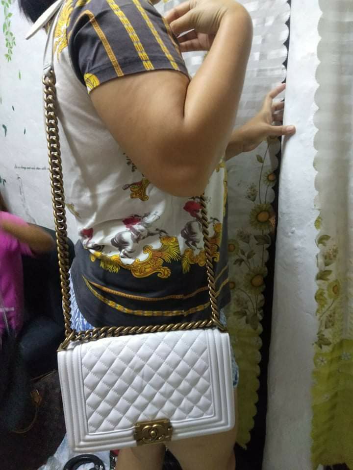 White chanel shop le boy bag