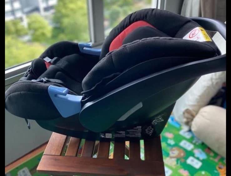 Chicco car seat and recaro car seat