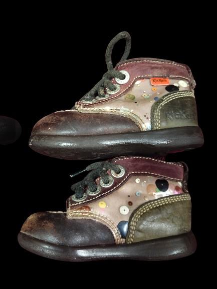 Clarks kickers sales