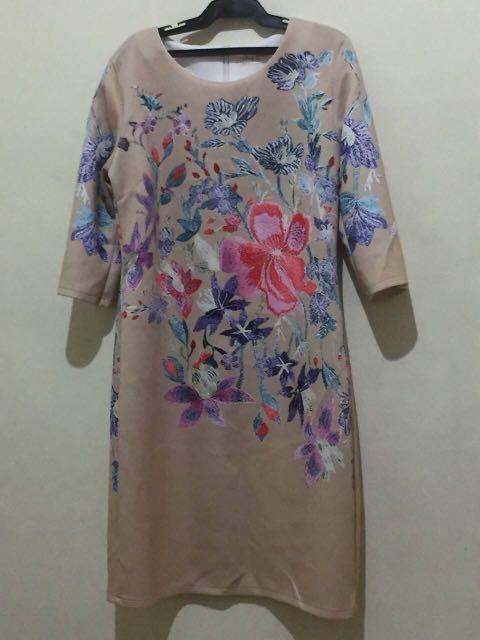 Classic dresses on sale by hi girl