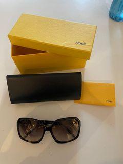 Fendi Sunglasses black