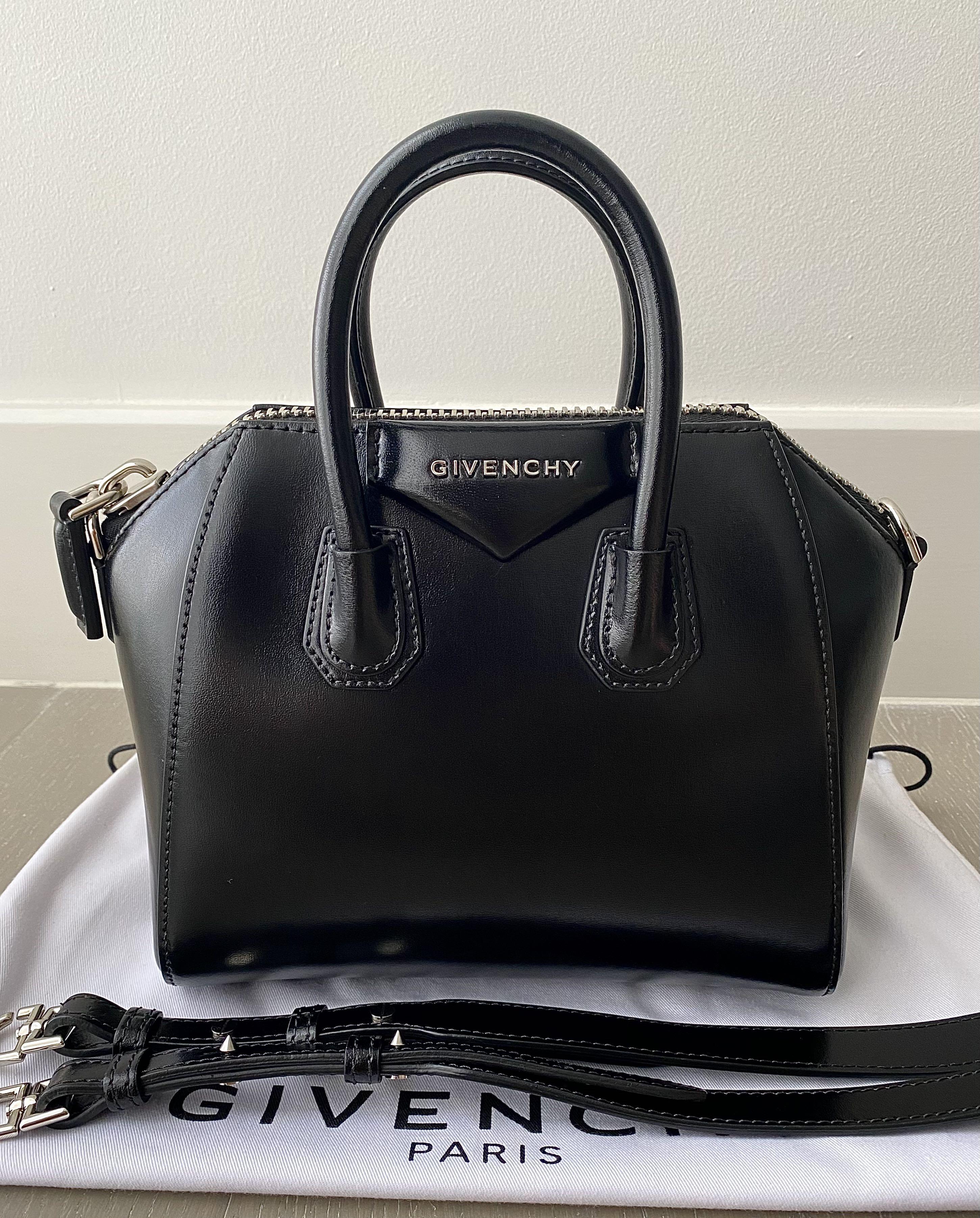 Givenchy mini antigona smooth leather 2025
