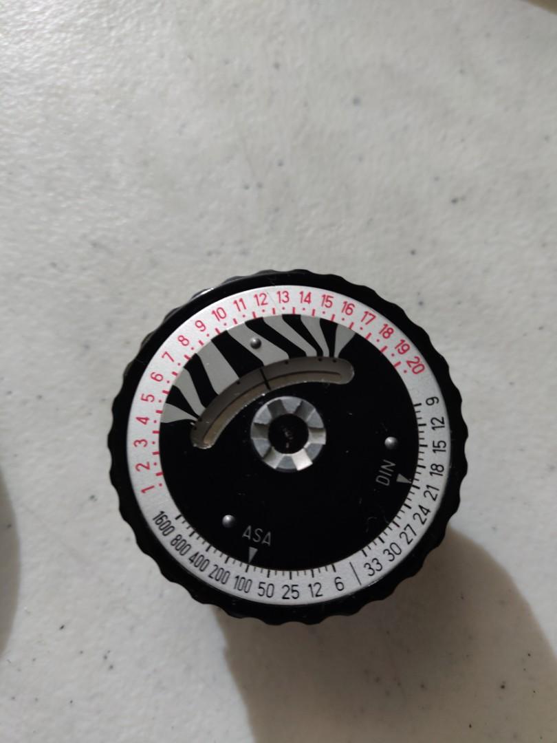 Hasselblad Light Meter Knob MINT (Category: Cameras) located in Quezon City. Submitted by marcusquimson (Listing ID 1131740926, Image 3). Description: Hi! I am selling my Hasselblad Knob Light Meter made by Gossen with a bubble case for 8,999. Handy for scene metering. Set the ISO using the dial, and copy the shown EV value to the EV value on the lens, then, you have a shutter speed/ aperture combo. inclusions: Bubble Case Hasselblad Lightmeter k