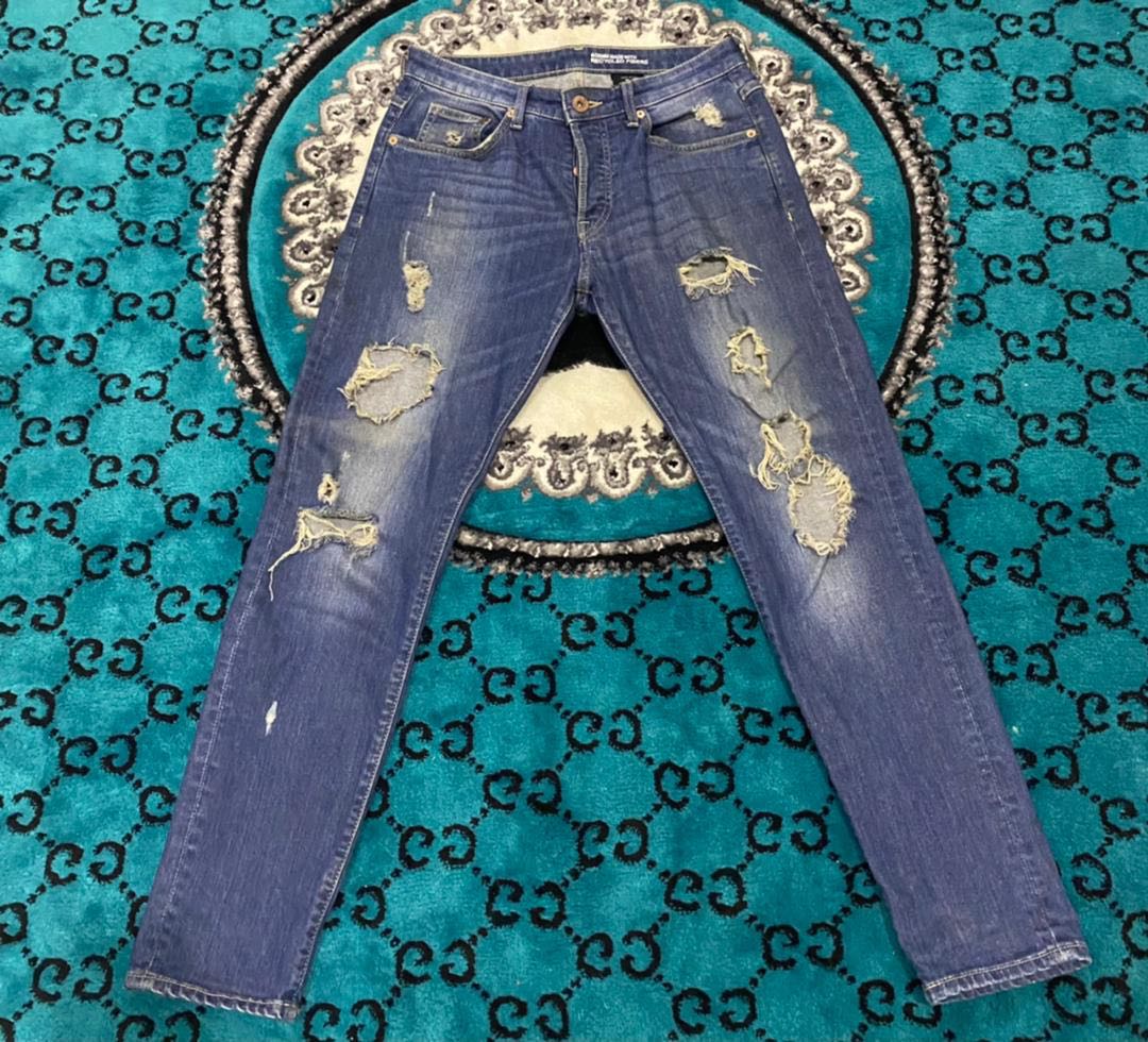 H\u0026M Ripped Jeans (PRICE INC POSTAGE 