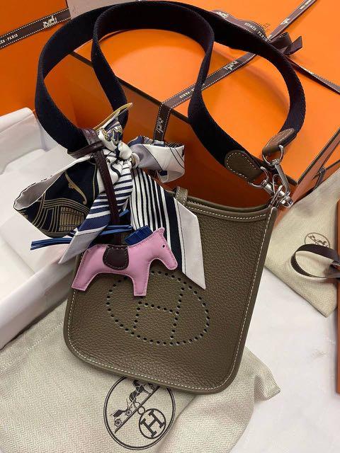 Oh such a cute way to use a twilly with an Evelyne!! #hermes