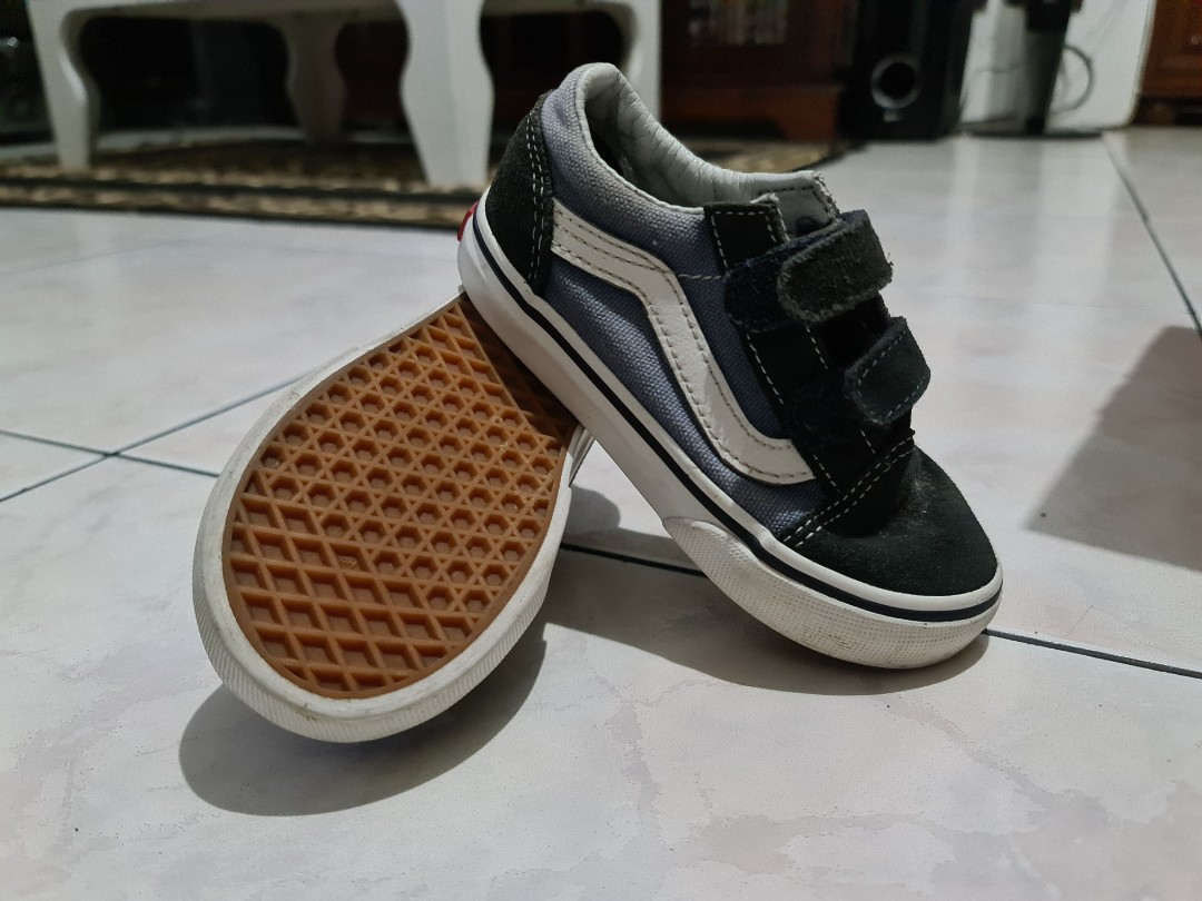 black vans footlocker