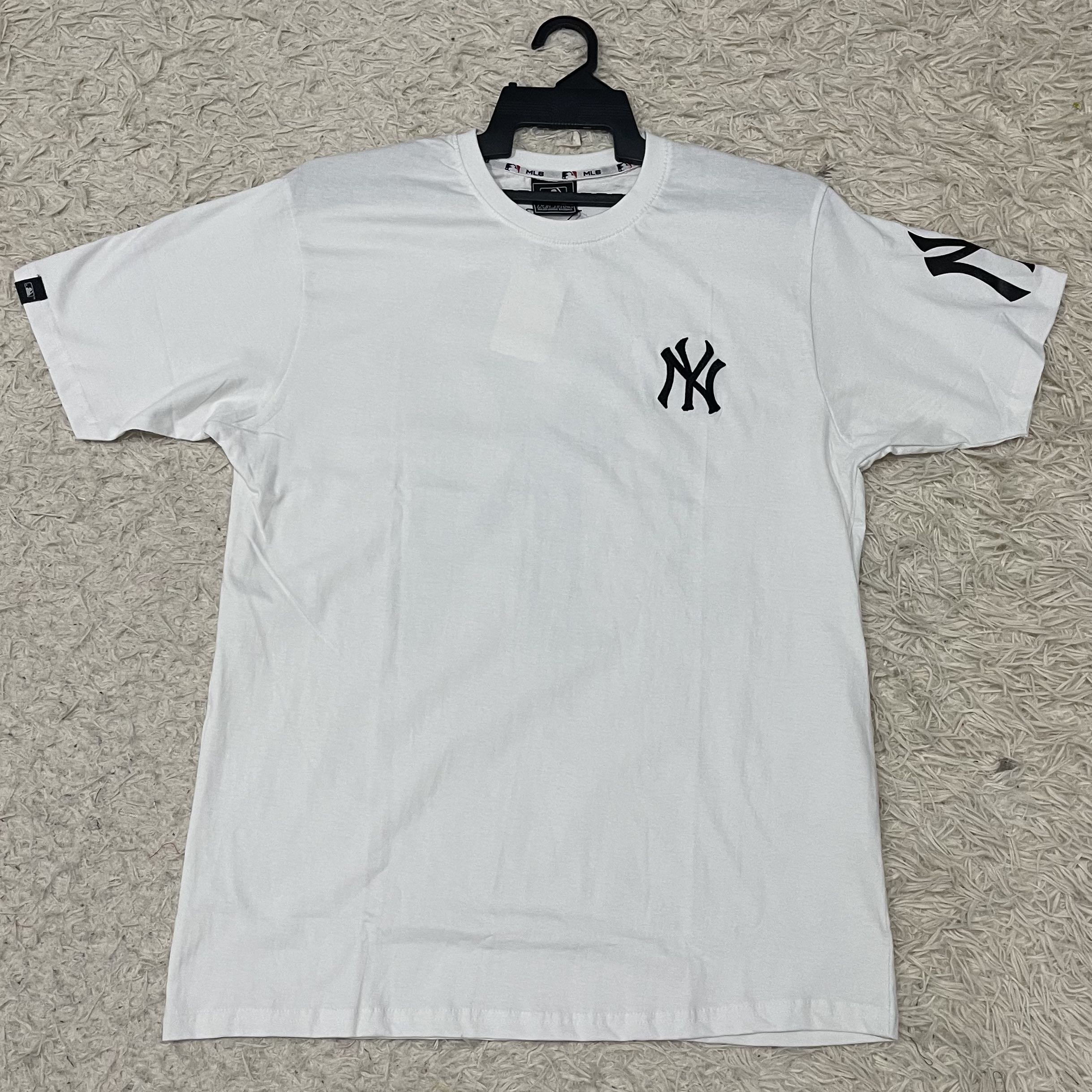 Hanes X MLB Chicago Cubs 2015 M, Men's Fashion, Tops & Sets, Tshirts & Polo  Shirts on Carousell