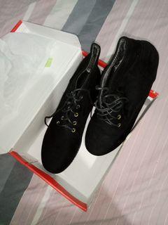 New stylish boots eu 39 us 9