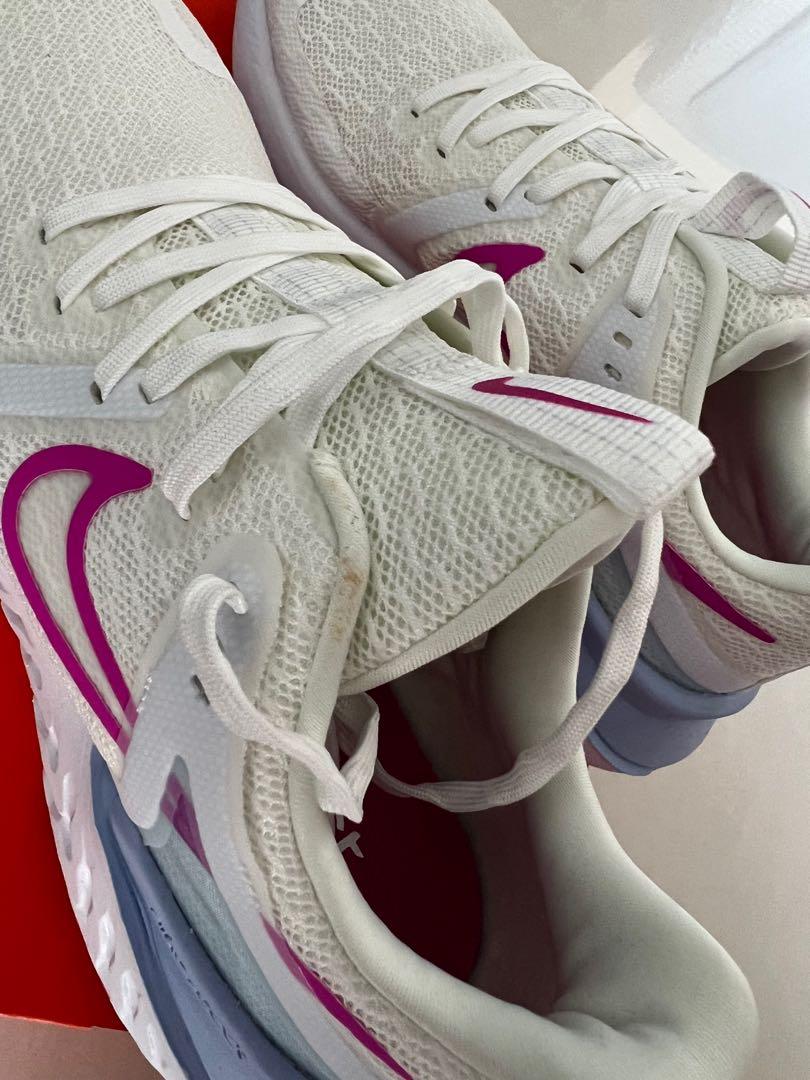 Nike wmns legend react 2
