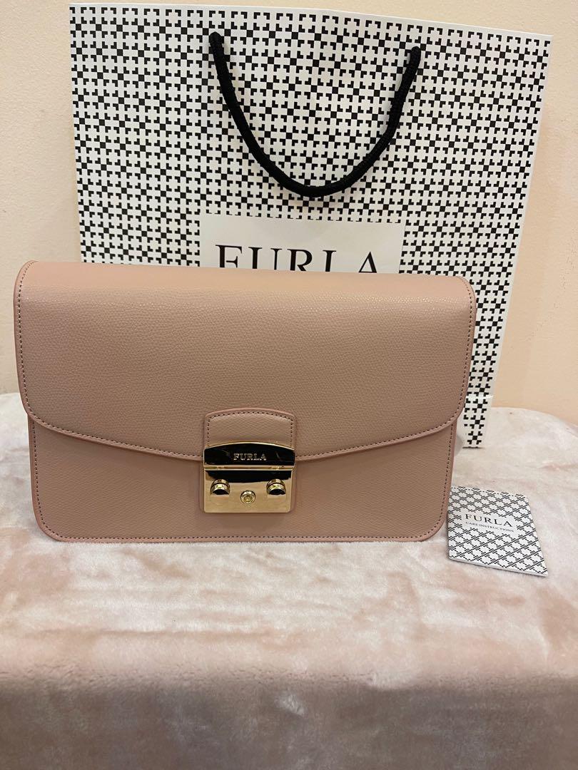 Original Furla Metropolis sling bag Luxury Bags Wallets on