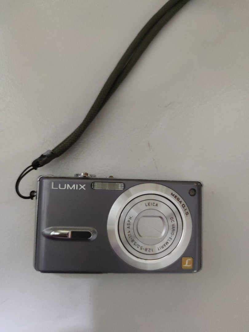 Panasonic LUMIX FX DMC-FX9 シルバー - デジタルカメラ