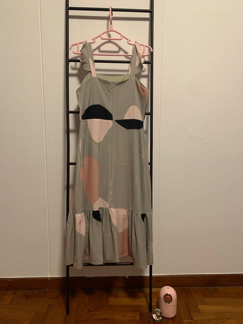 Pastel green dress with pattern, Women's Fashion, Dresses & Sets