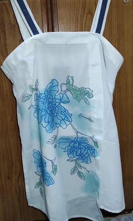 Plains & prints -🎄Super Sale (Category: Blouses) located in Manila. Submitted by chicstuff88 (Listing ID 1131787773, Image 1). Description: 🎄Plains & Prints 🎄super comfy.