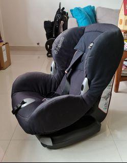 Pre loved Maxi Cosi Priori XP Car seat with Free gifts!