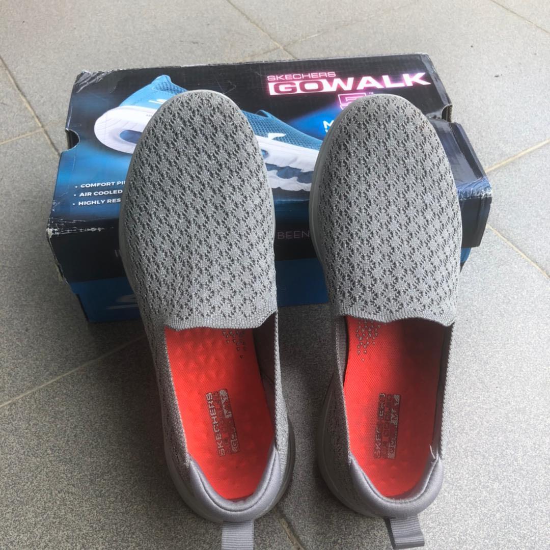 Preloved Skechers GoWalk 5 Brave