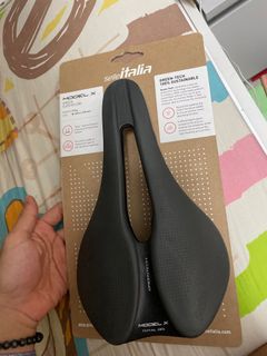 （分類：）位於 。 由 bnnyyoe 提交（商品編號 1131792059，圖片 1）。簡介： 。