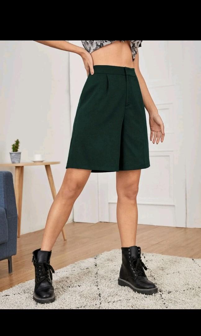 Shein High Waist Solid Bermuda Shorts (Category: Shorts) located in Makati City. Submitted by davyjoy (Listing ID 1131669113, Image 1). Description: KEPT UNUSED Shein High Waist Solid Bermuda Shorts Color: Dark Green Size: Small please message me for more details ☺️.