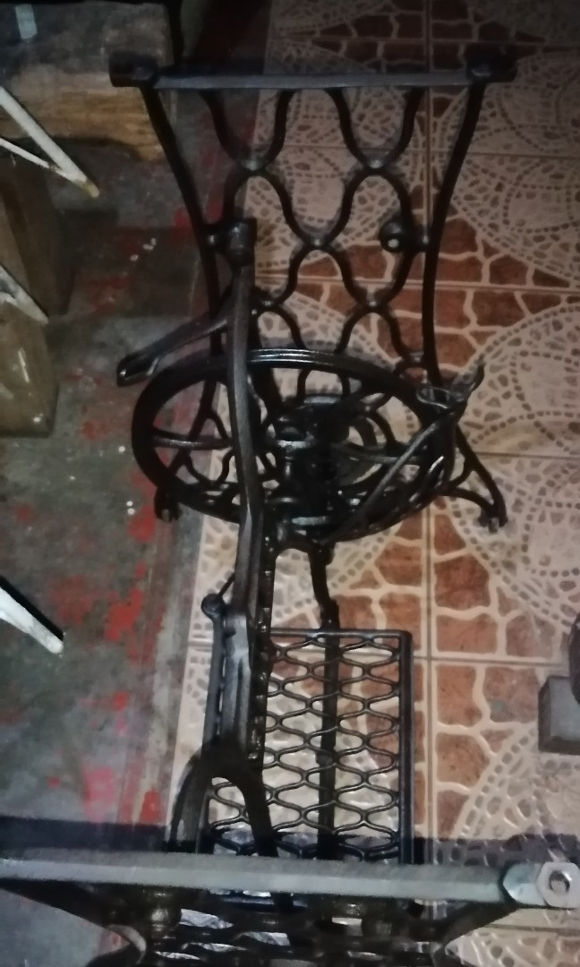 Singer gagamba, Hobbies & Toys, Memorabilia & Collectibles, Vintage ...