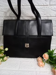 (Kategori: ) berada di . Dikirim oleh dkfcollections (ID iklan 1131725382, Gambar 1). Deskripsi: .