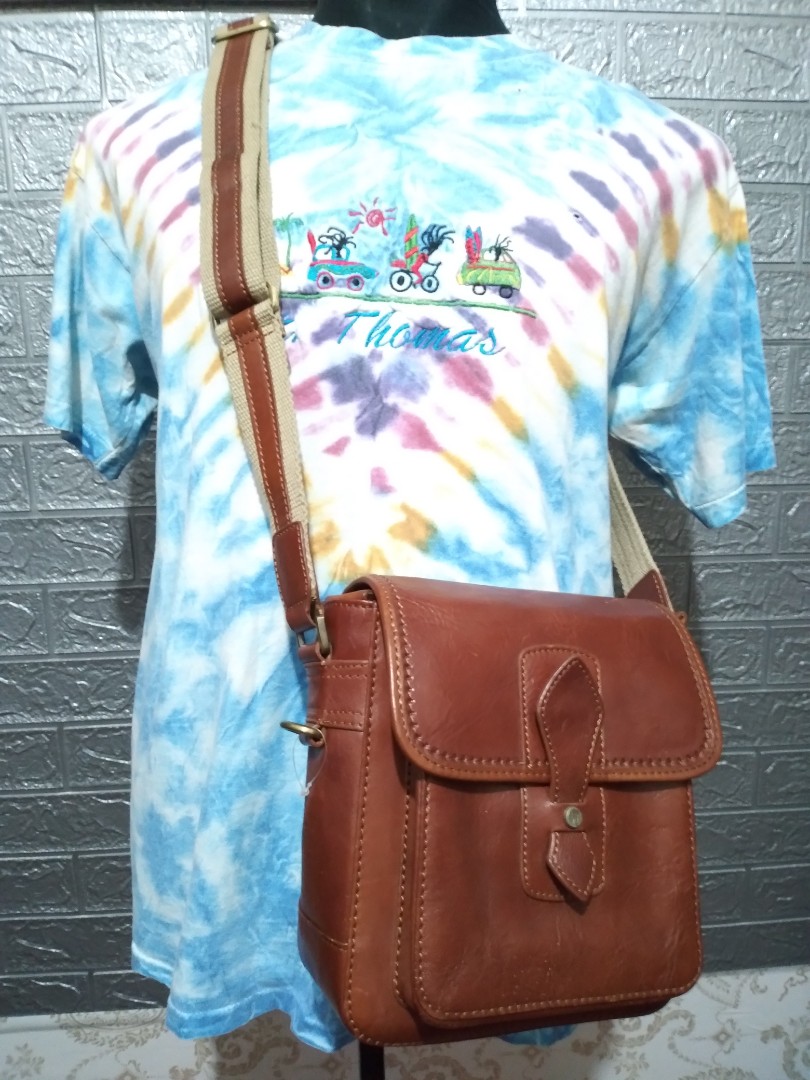 Walkway new zealand leather sling bag 