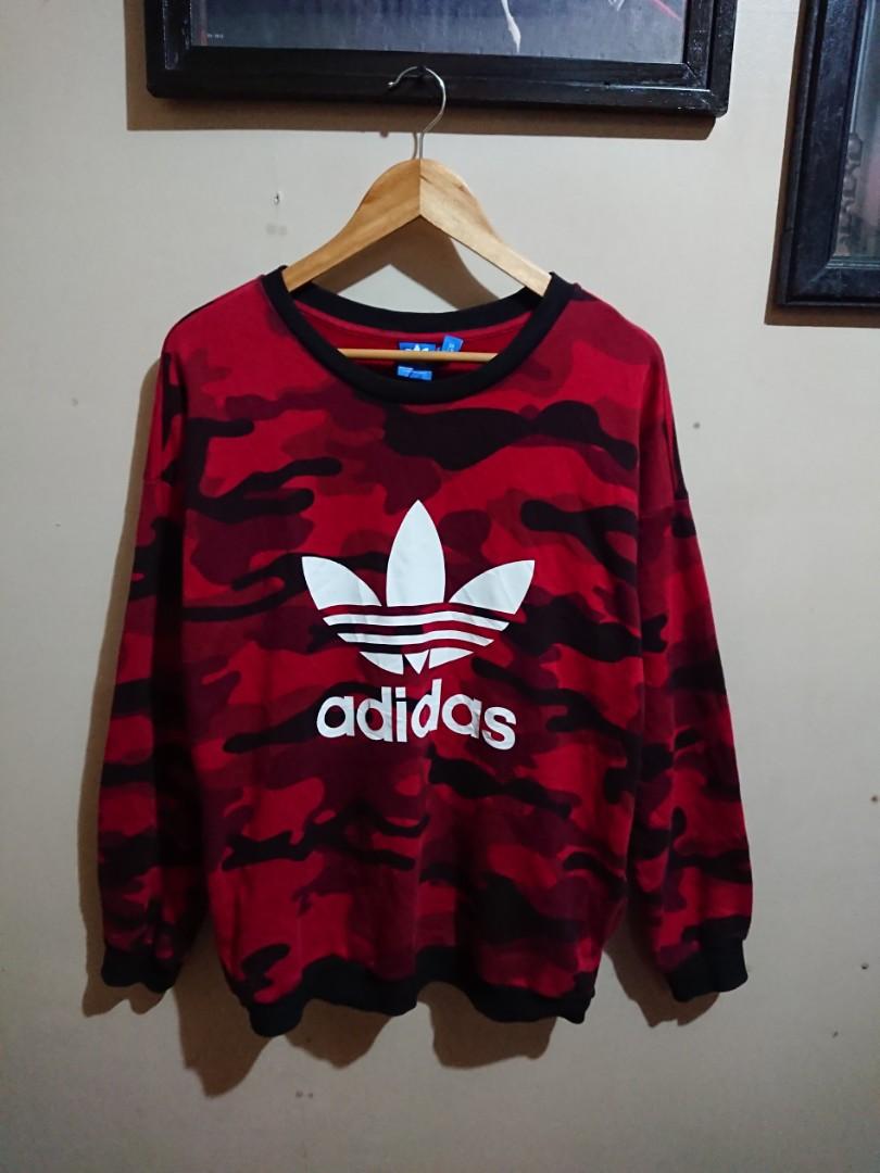 Adidas red sales camo sweatshirt
