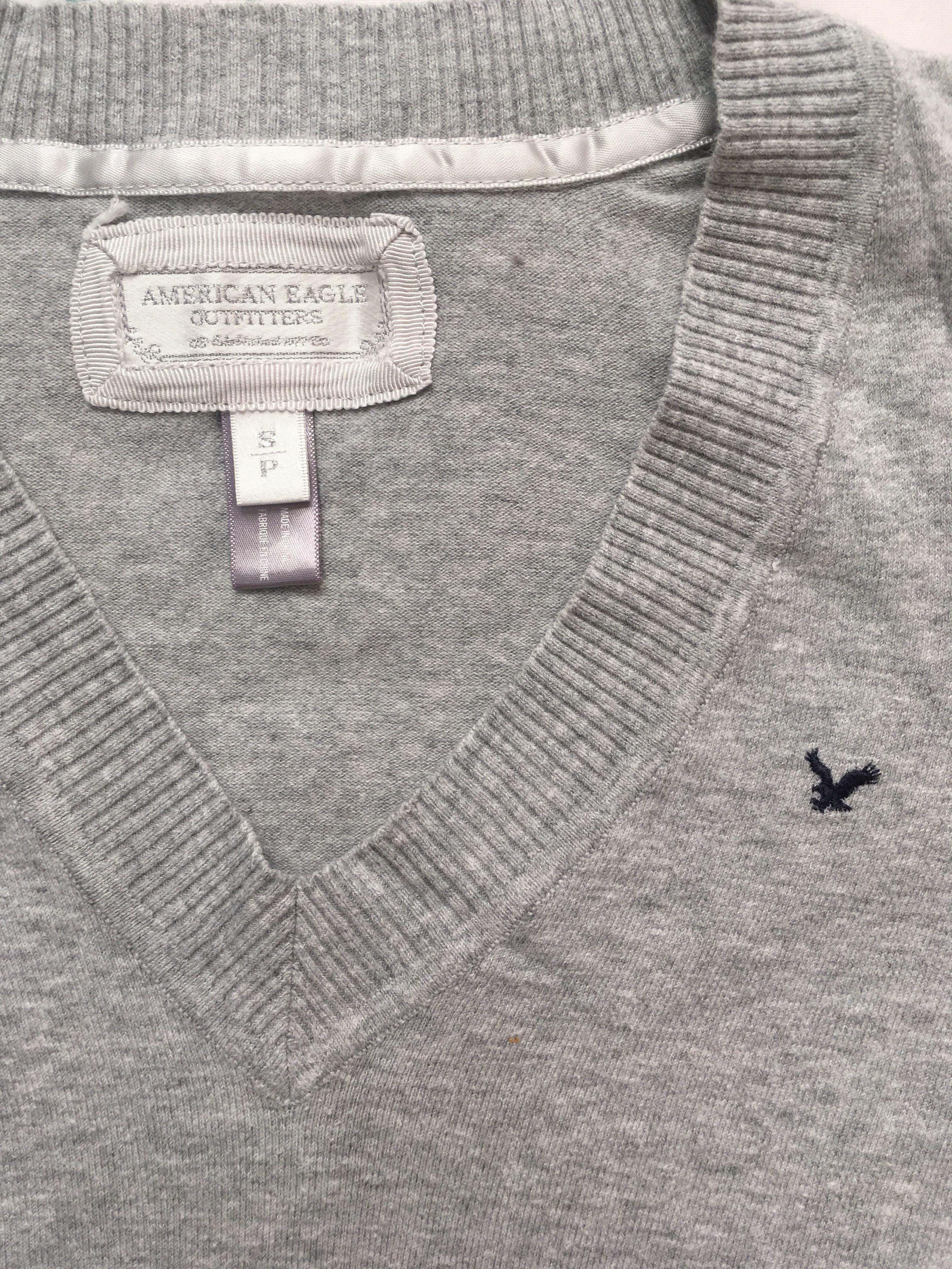 American Eagle Outfitters Sweater (XS- SemiMedium) (Category: Coats, Jackets and Outerwear) located in Cabanatuan. Submitted by genrbr08 (Listing ID 1131895005, Image 2). Description: Color: Gray small on tag Bought in US.