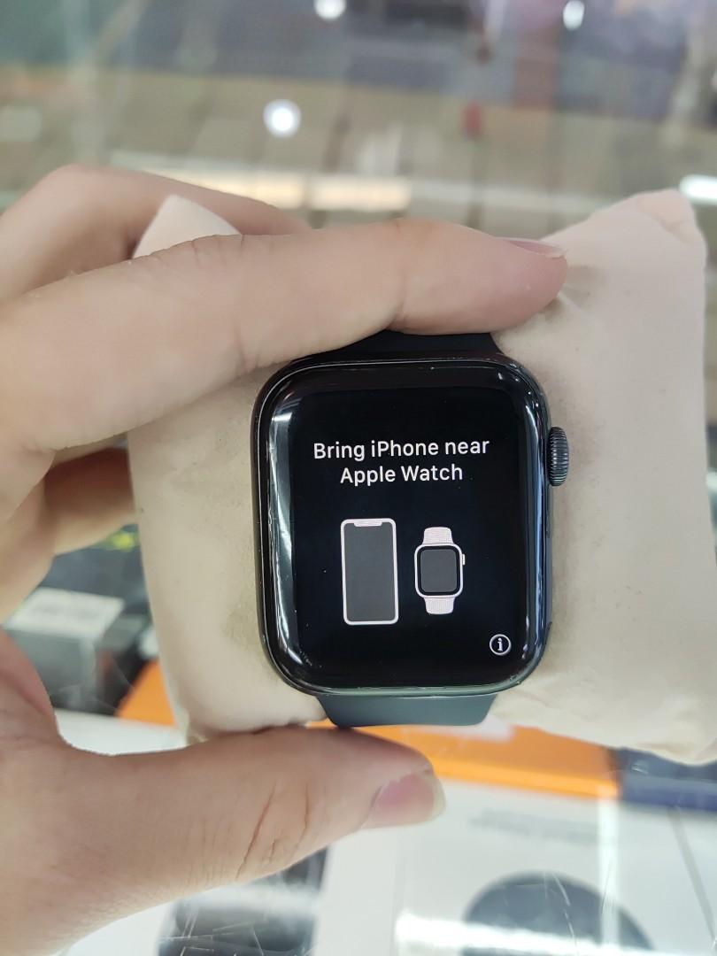 Apple watch series 4(44mm), Men's Fashion, Watches \u0026 Accessories, Watches  on Carousell
