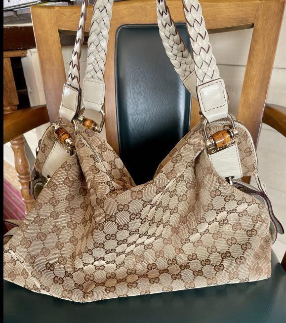 Gucci Bamboo GG Shoulder Bag (Category: Luxury Bags & Wallets) located in Muntinlupa City. Submitted by phbudgetluxuryfinds (Listing ID 1131864006, Image 1). Description: Authentic 💯 No other inclusion just the bag With signs of wear Pamana bag na po ito Large capacity .