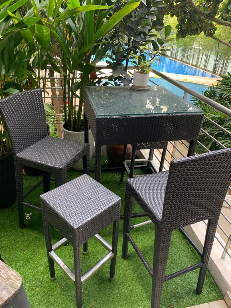 Bar height table 2 chairs and 2 stool in Synthetic Rattan