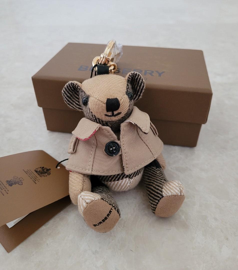 Burberry ticket keyring store
