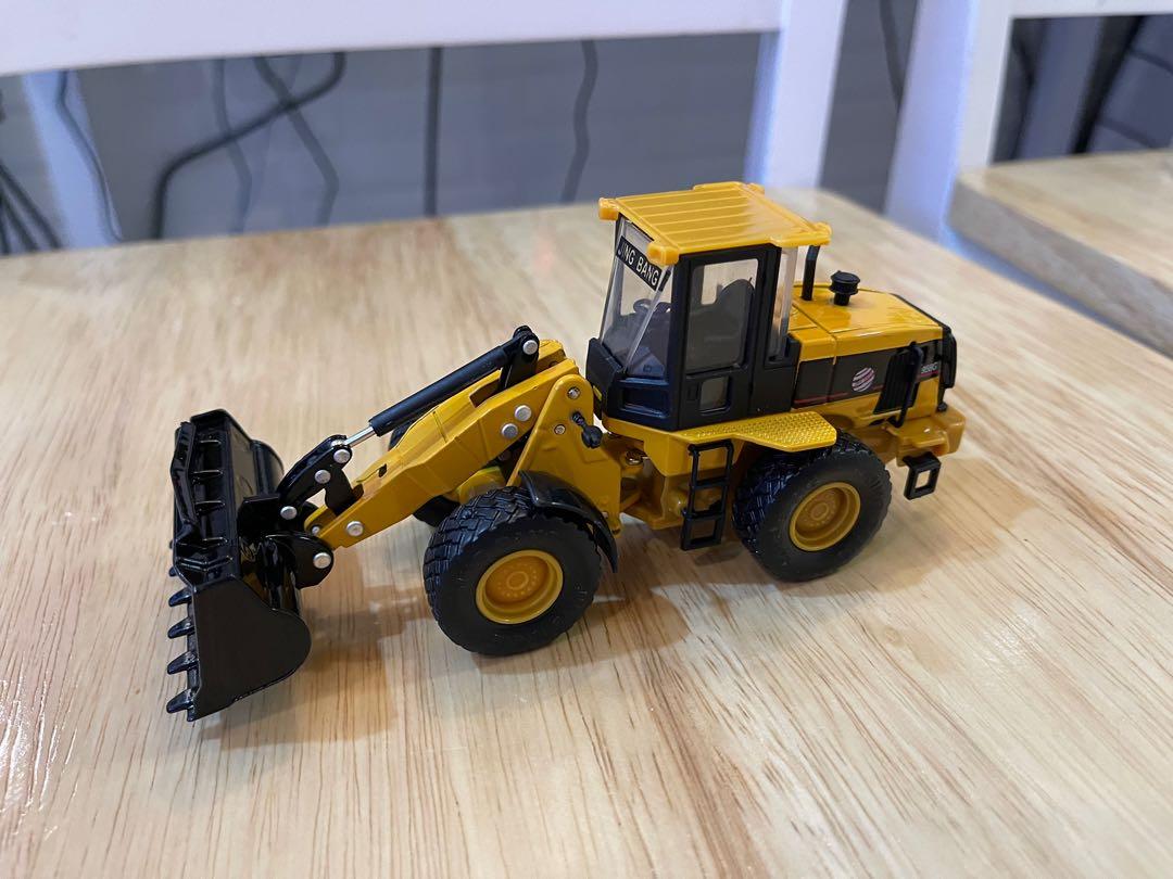 DIECAST CONSTRUCTION TRUCK ( metal 